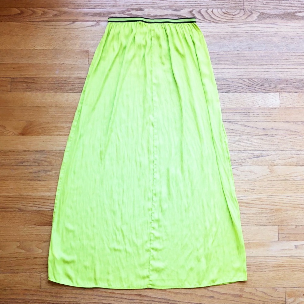 EUC Old Navy Bright Chartreuse Long Maxi Skirt M - Picture 4 of 4